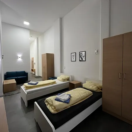 Apartment Fabella Flats