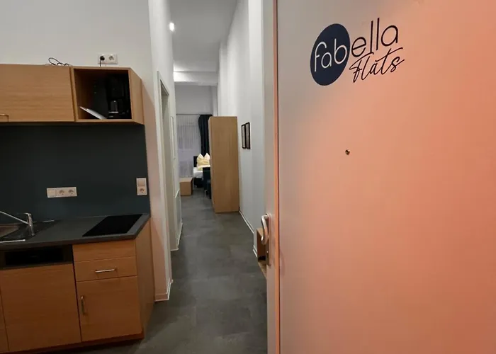 Fabella Flats פורצהיים